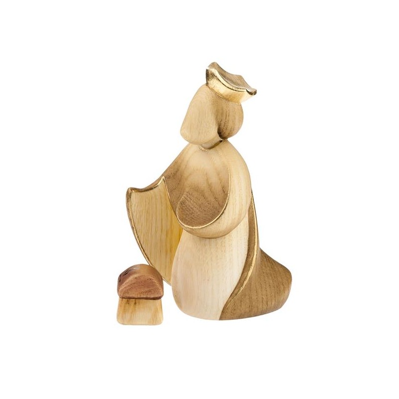 king kneeling modern art