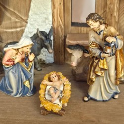 Dettaglio della Sacra Famiglia con Maria, Giuseppe e Gesù Bambino del Presepe Kostner